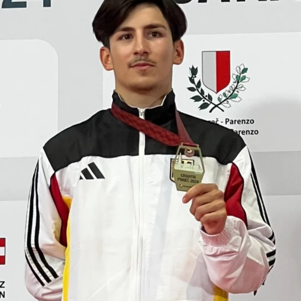 Muhammed Özdemir triumphiert bei der Karate 1 Youth League in Poreč
